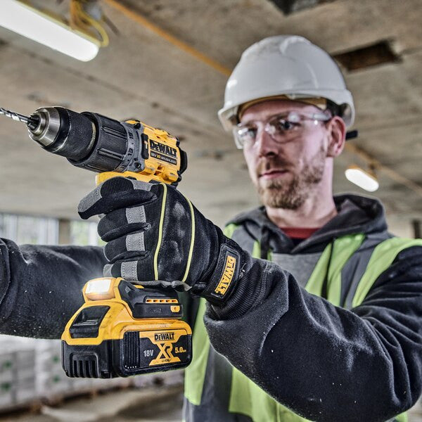 Kit Nivel láser VERDE de 3 líneas 360° XR 18V + Taladro Percutor XR 18V + 2bat 2Ah + Cargador + Maletín Dewalt DCLE34031N
