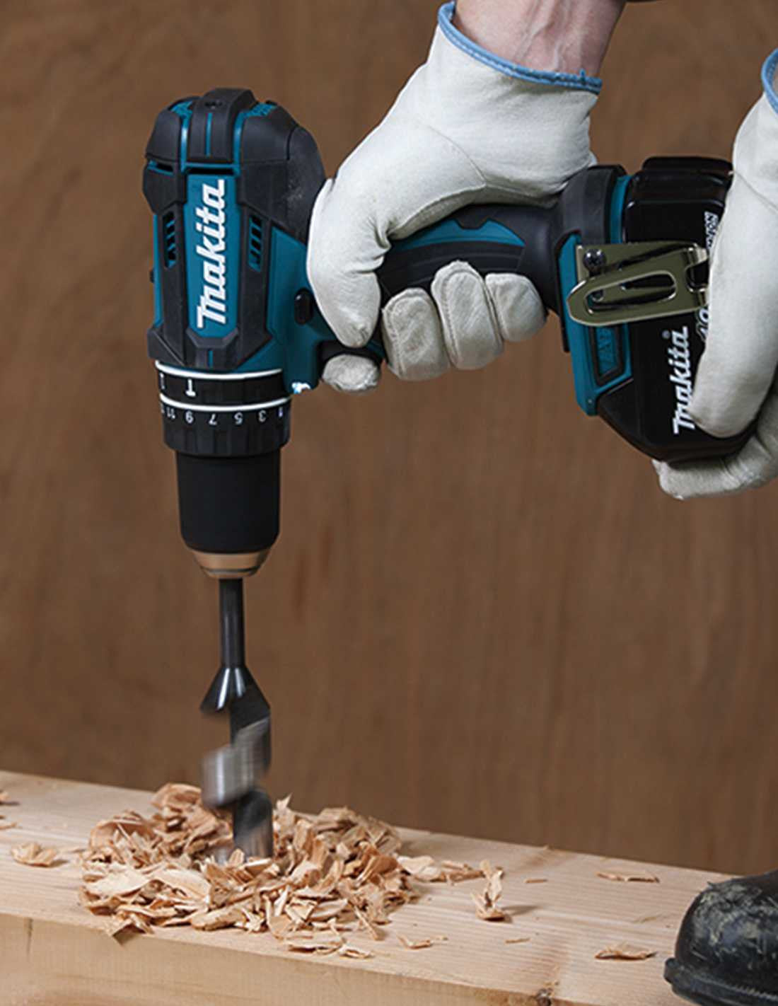 Kit Makita Taladro percutor DHP482 + Sierra Circular DSS610 + 2bat 5Ah + cargador + bolsa DLX2610BL2