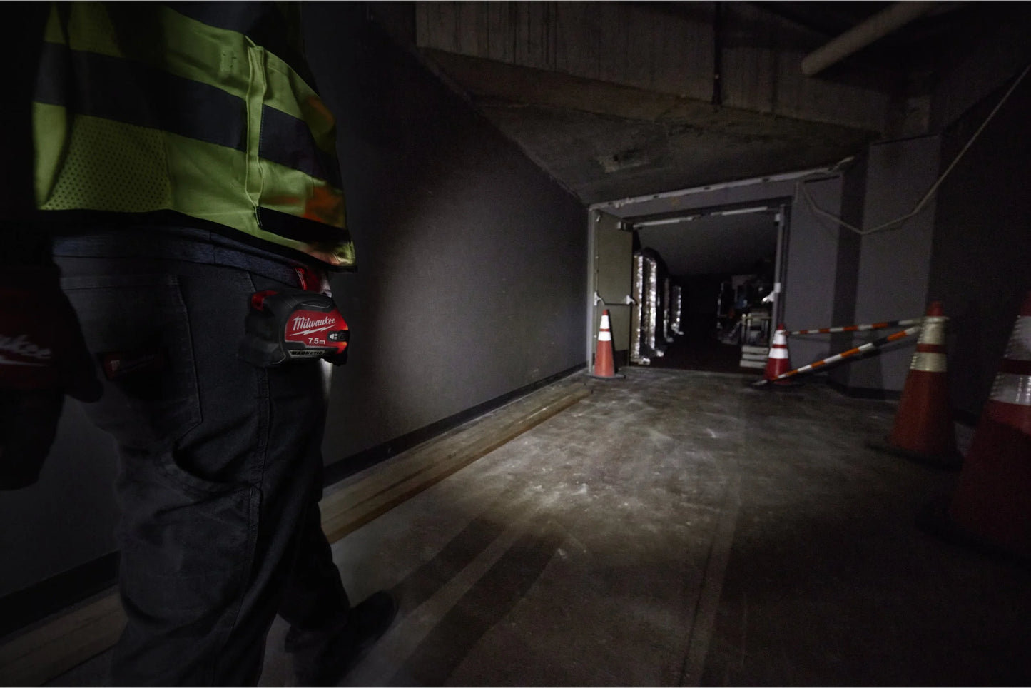 Milwaukee 7.5m Magnetic LED Tape Measure