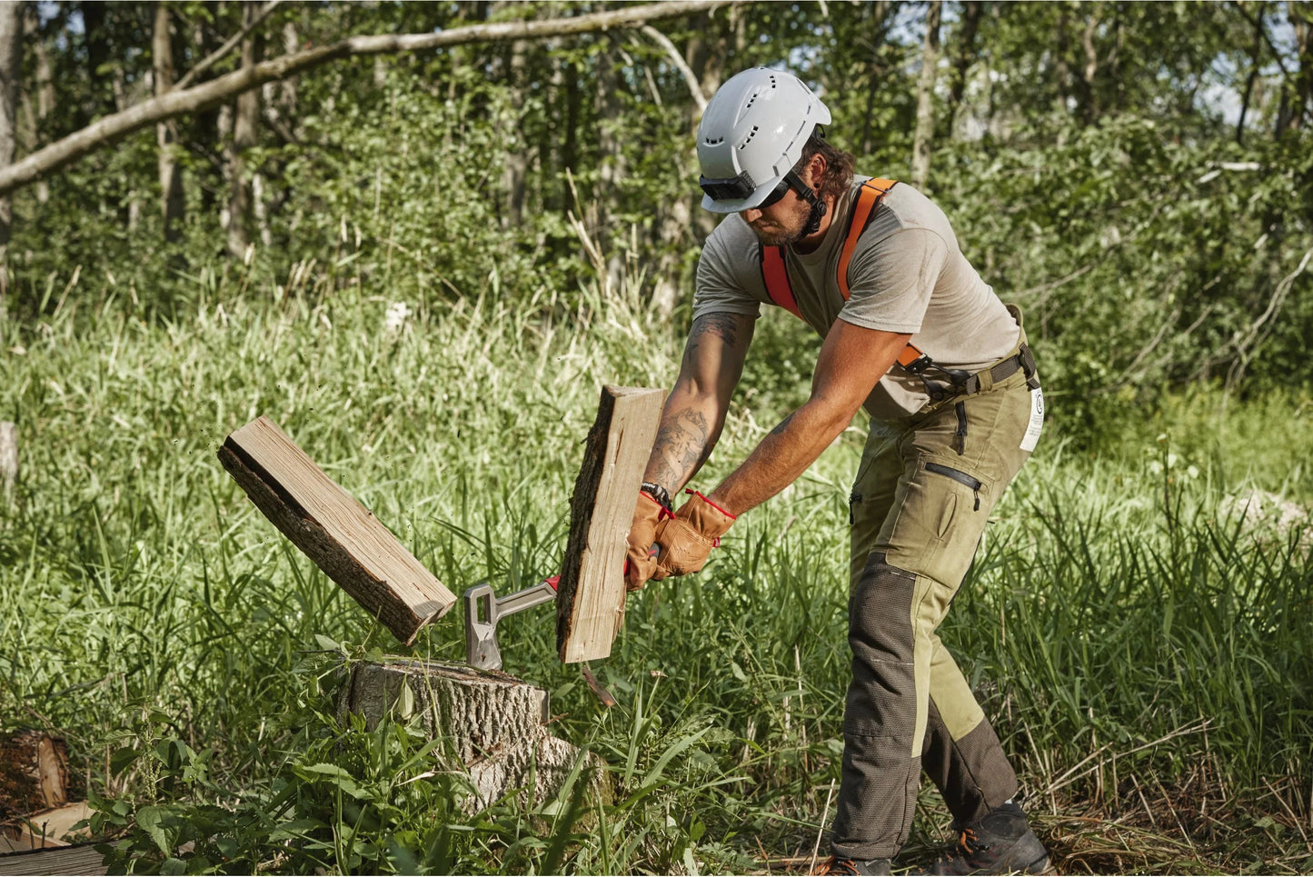 Hacha de acero forjado 40cm Milwaukee