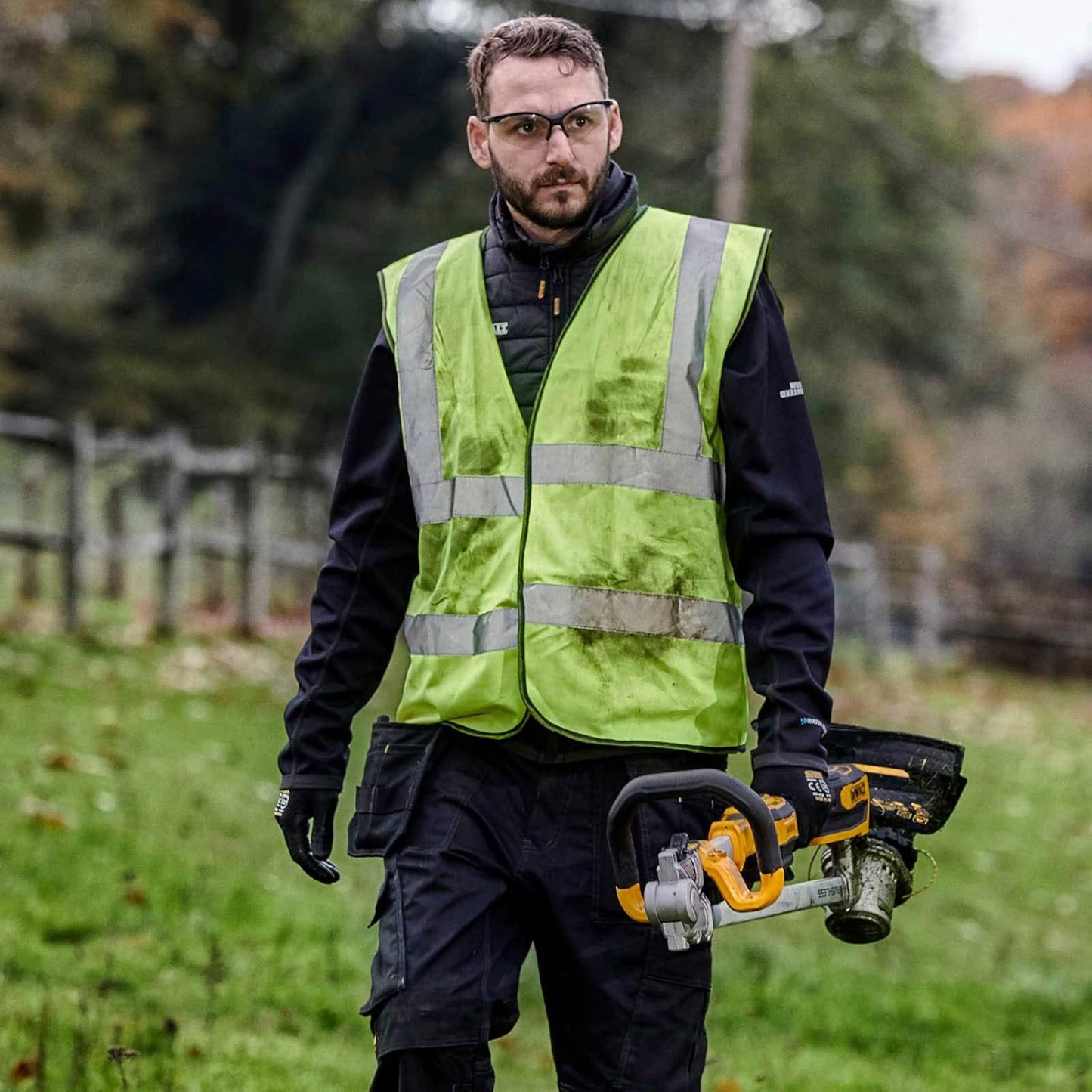 Combo set: Cortasetos DCMHT563 + Cortabordes DCMST561 + 2bat 5ah 18V + Cargador Dewalt DCMST561HT