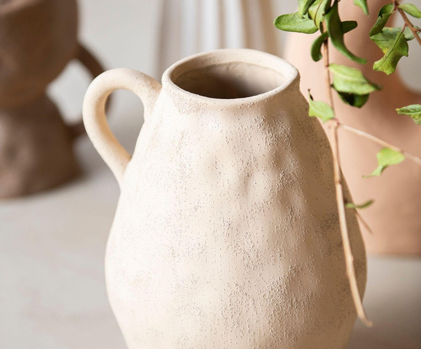 Jarrón beige de gres Masaka 30cm Andrea House