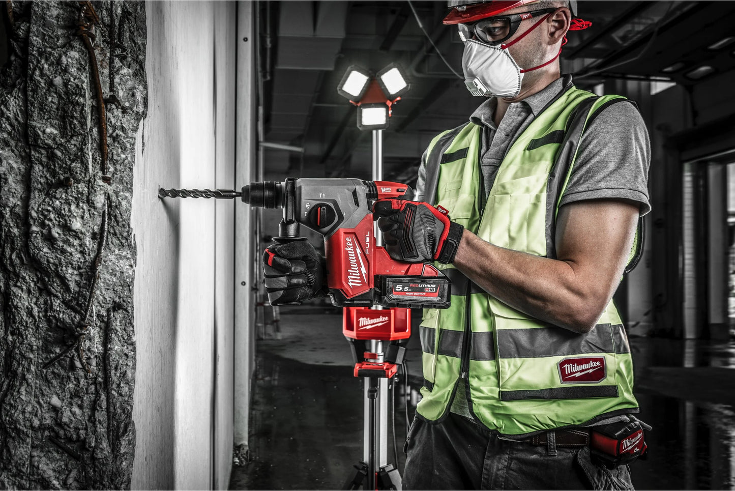 Milwaukee M18 FHX-5552X 26mm SDS-Plus Hammer Drill with Fixtec 2.5J + 2 5.5Ah batteries + Charger + Case