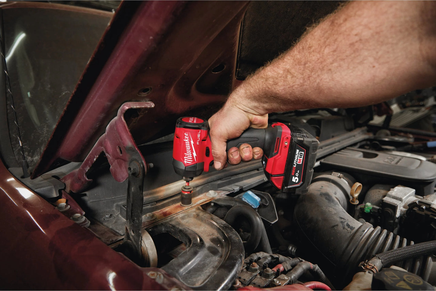 Atornillador de impacto M18 Fuel ¼″ hex + 2 bat 5Ah + cargador + maletín Milwaukee M18 FID3-502X