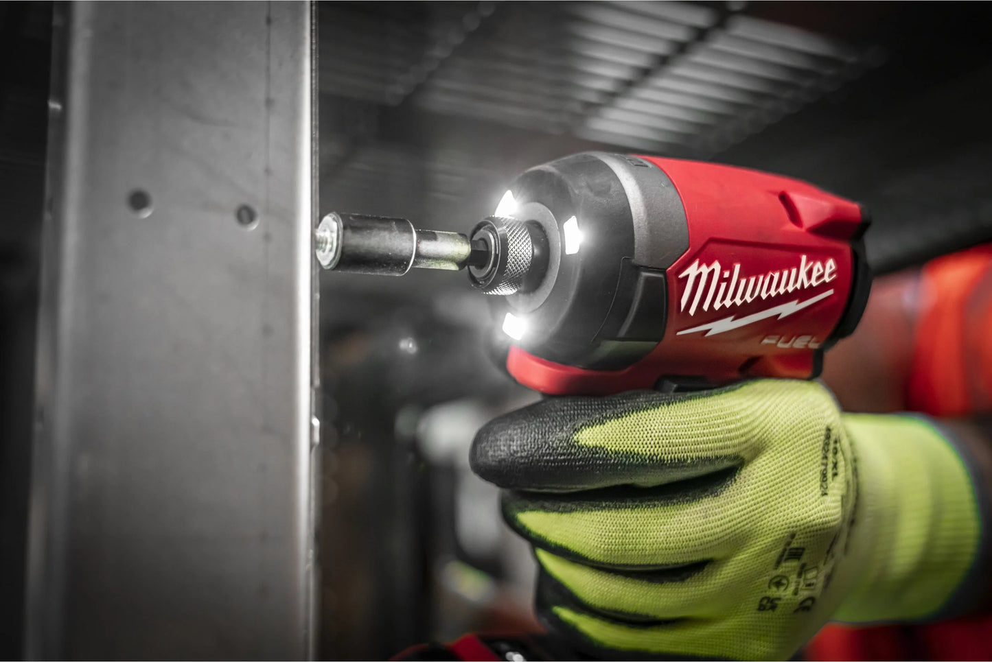 Atornillador de impacto M18 Fuel ¼″ hex + 2 bat 5Ah + cargador + maletín Milwaukee M18 FID3-502X