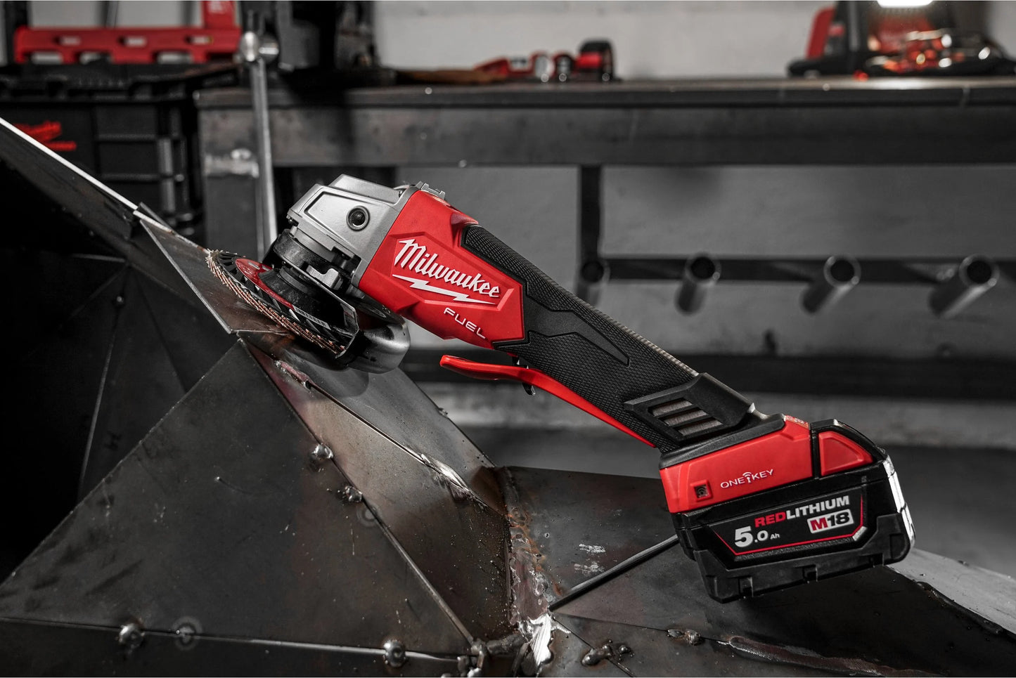 Milwaukee M18 ONEFSAG125XPDB-0X M18 125mm Fuel ONE-KEY Angle Grinder with Case