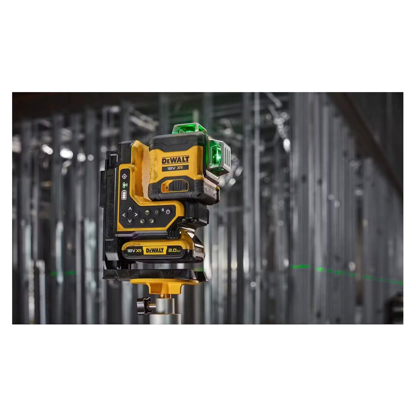 Nivel láser autonivelante Verde con control remoto de 3 lineas 360º XR 18V + Bateria 2Ah + Cargador Dewalt DCLE34035D1
