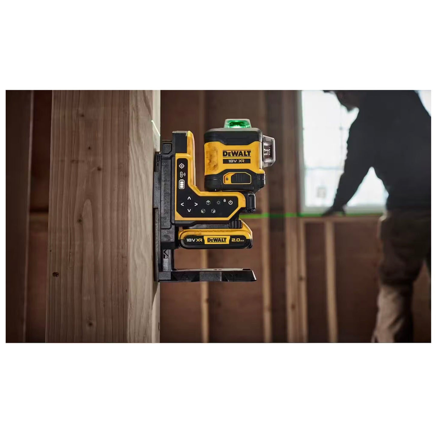 Nivel láser autonivelante Verde con control remoto de 3 lineas 360º XR 18V + Bateria 2Ah + Cargador Dewalt DCLE34035D1