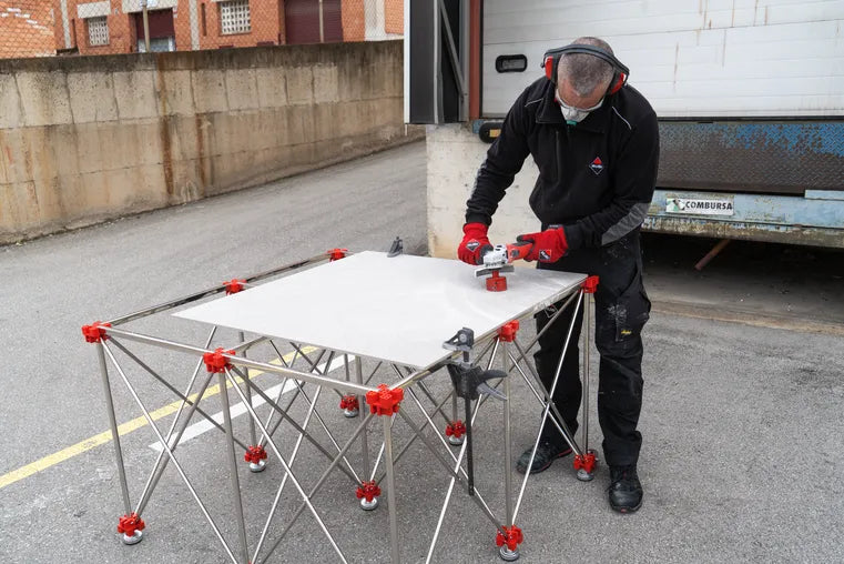 Rubi 120 × 120 cm Retractable Workbench